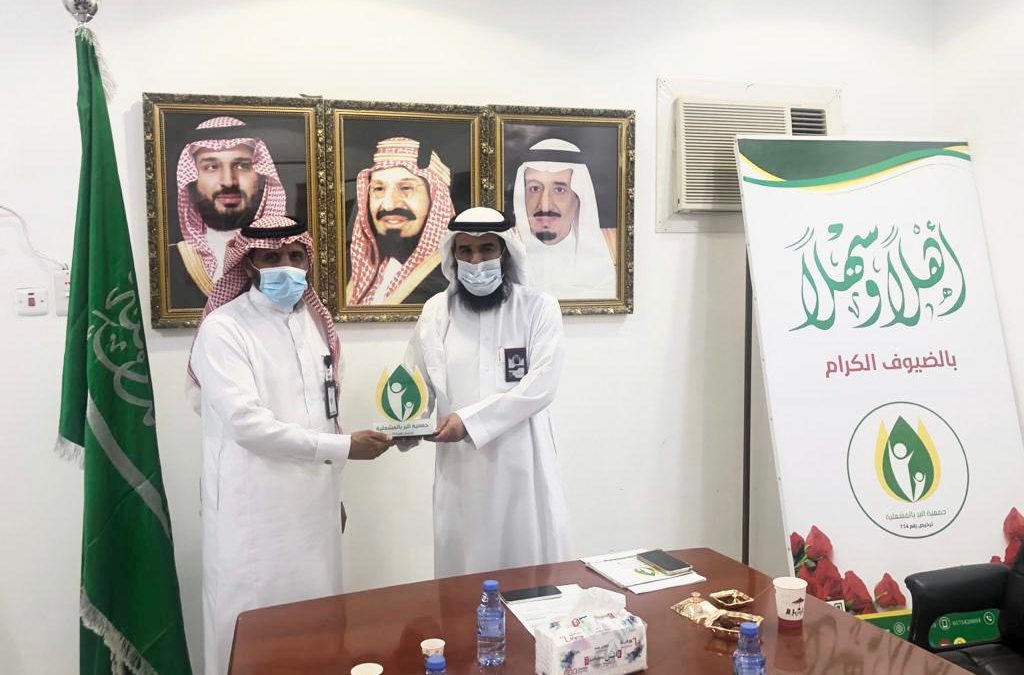 مدير فرع مؤسسة سليمان بن عبدالعزيز الراجحي الخيرية بنجران يزور جمعية البر الخيرية بالمشعلية