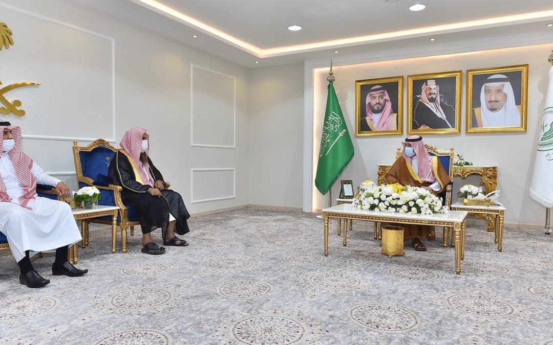 سمو أمير منطقة نجران يتسلم تقرير جمعية البر الخيرية بالمشعلية ( 4 أعوم من العطاء )